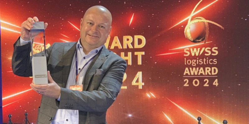 Martin Lörtscher, CEO der Hugelshofer Logistik AG, freut sich über die hohe Auszeichnung. Foto: msk