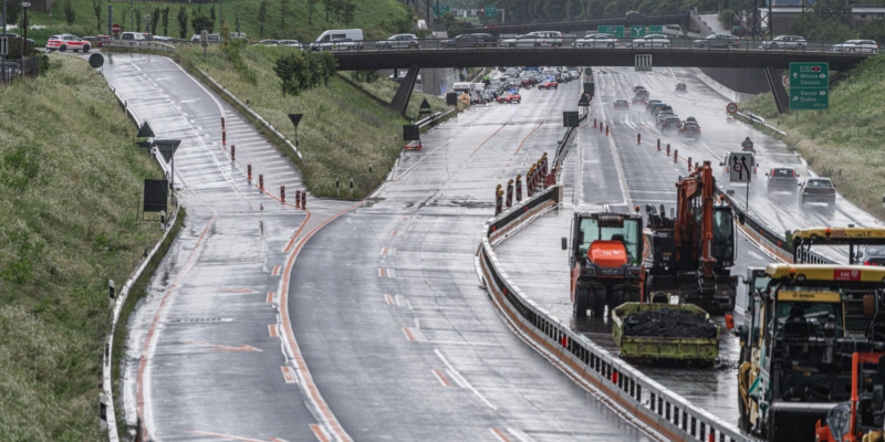 Insbesondere im Bereich von Auffahrten und Baustellen ereignen sich auf Autobahnen die meisten Unfälle. Foto: Elia Bianchi (Keystone)