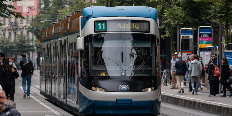 Die Verkehrsbetriebe Zürich transportierten 2023 mehr Menschen, haben aber gegenüber der Zeit vor Corona noch Aufholbedarf. Foto: Marco Zangger (20 Minuten)