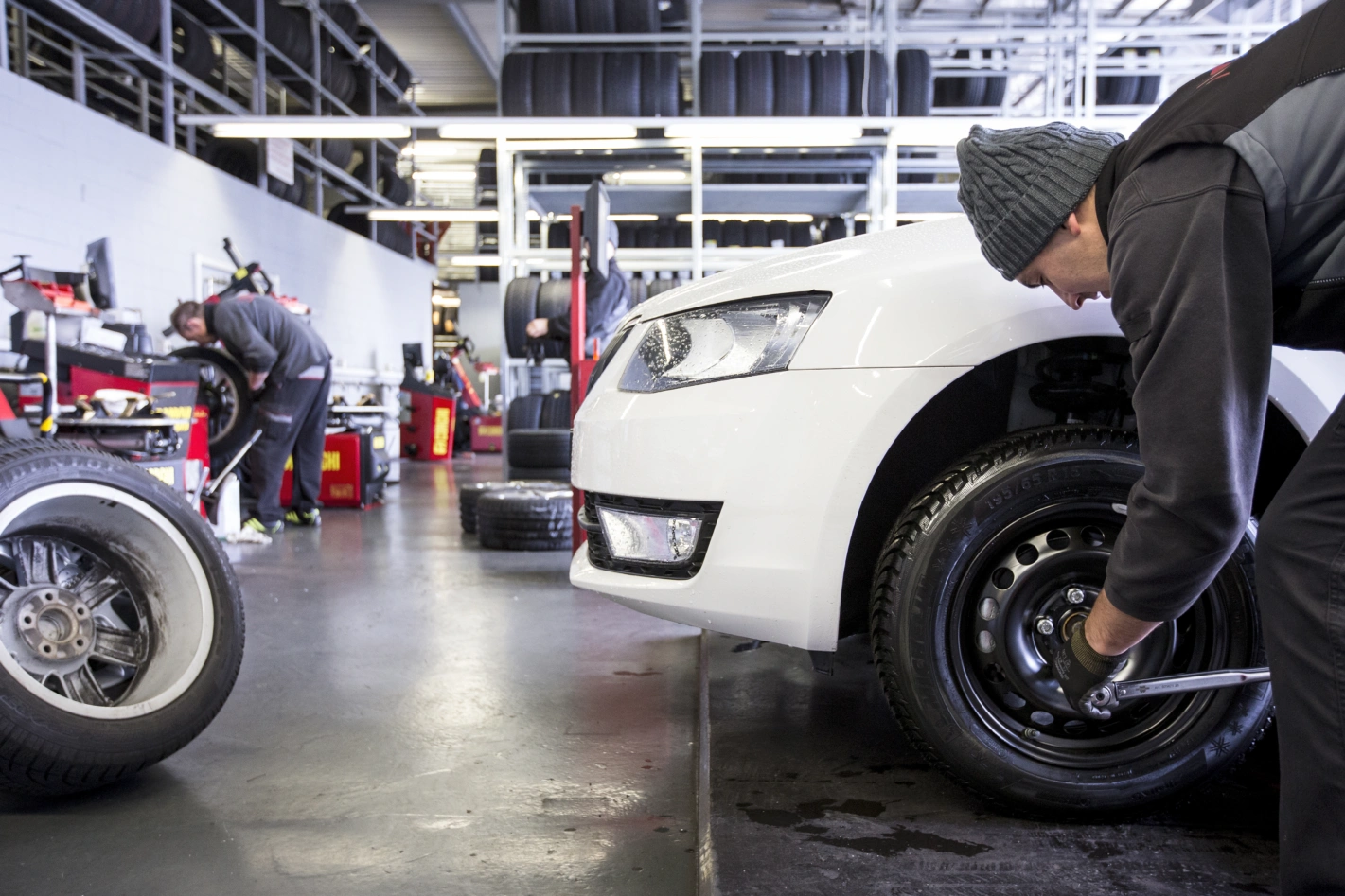 Garagen machen mit dem Autohandel zwar den höchsten Umsatz im Unternehmern, in der Werkstatt aber den grössten Gewinn. Foto: Alexandra Wey, Keystone.