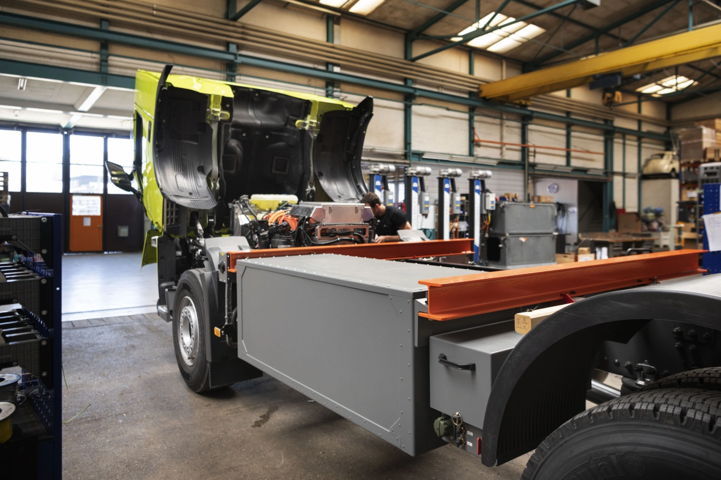 Gemäss Studie des Fraunhofer-Institut für System- und Innovationsforschung erreicht der E-Antrieb bei LKW bald Parität zum Diesel. Foto: Christian Beutler (Keystone)