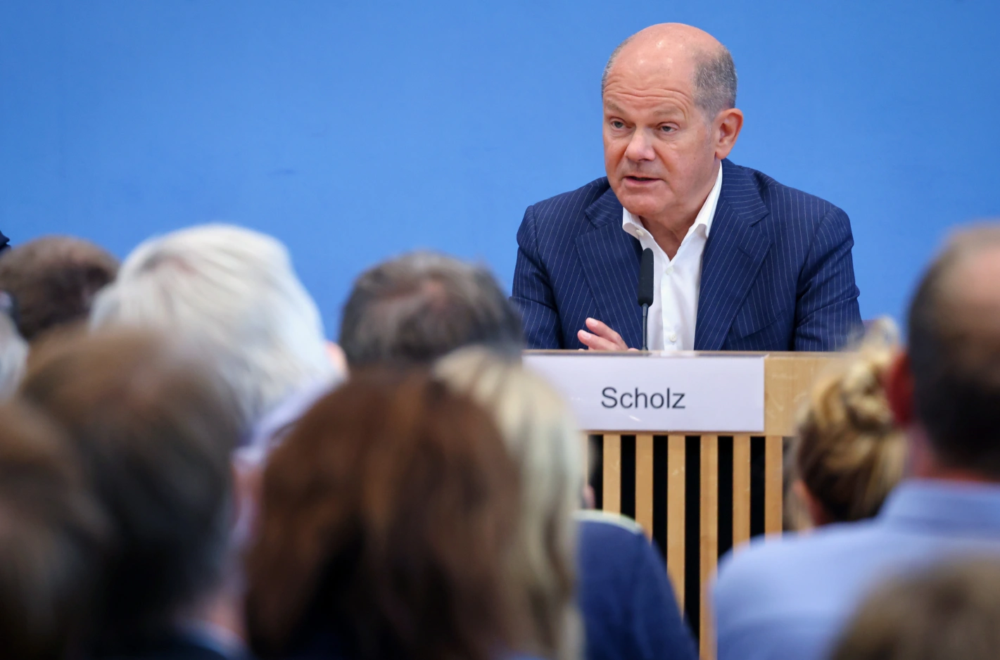 Bundeskanzler Olaf Scholz äusserte sich an der Sommer-Pressekonferenz auch zu Verkehrsthemen. Foto: Hannibal Hanschke (Keystone)