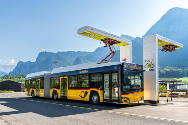 E-Postautos werden auch in Zukunft nicht mit Bahnstrom geladen. Foto: zvg